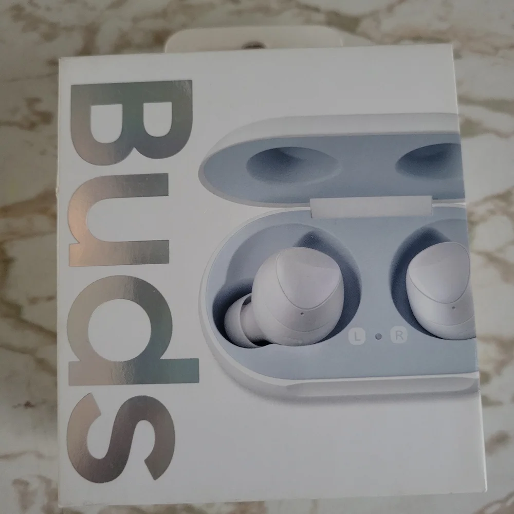 Galaxy Wireless Earbuds in White